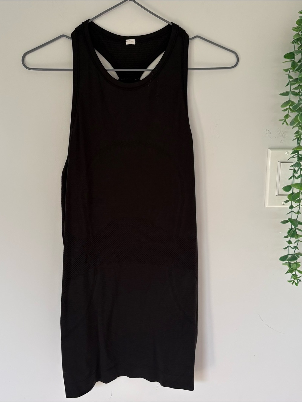 Lululemon Swiftly Tech Racerback Tank Black - Size 6